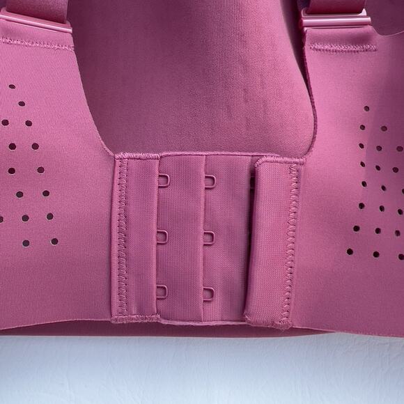 Victoria's Secret Sports Bra Size 34DDD Pink Featherweight Max Sports Bra NWT - Picture 3 of 6